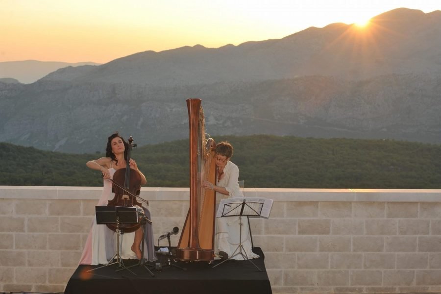 2012 Marija Mlinar i Ana Rucner