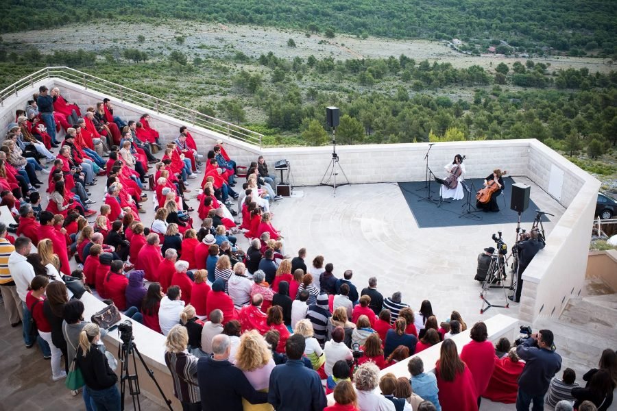 2015. Snježana Rucner