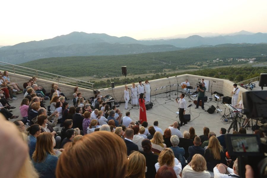 2017. - 1 Ex Ladarice